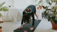 Expertos advierten sobre riesgos de entrenamientos virales en TikTok