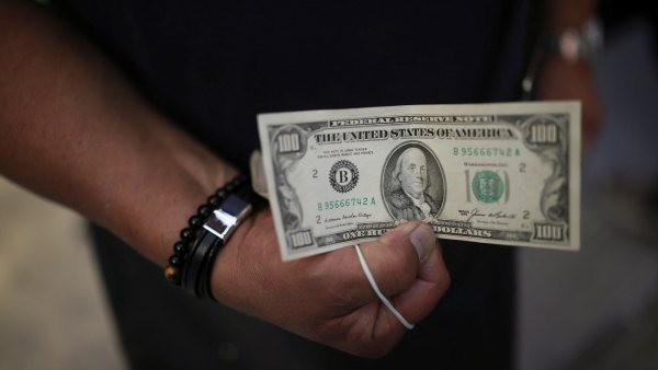 El peso mexicano se aprecia frente al dólar tras datos laborales en EE. UU.