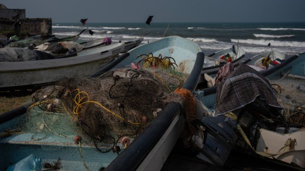 Comunidades pesqueras en el Golfo de México siguen sin compensación tras derrame de Pemex